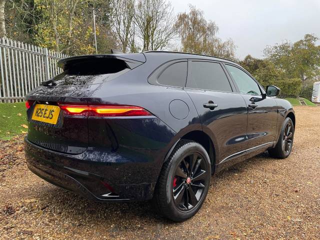 2022 Jaguar F-Pace 2.0 D200 R-Dynamic Black 5dr Auto AWD