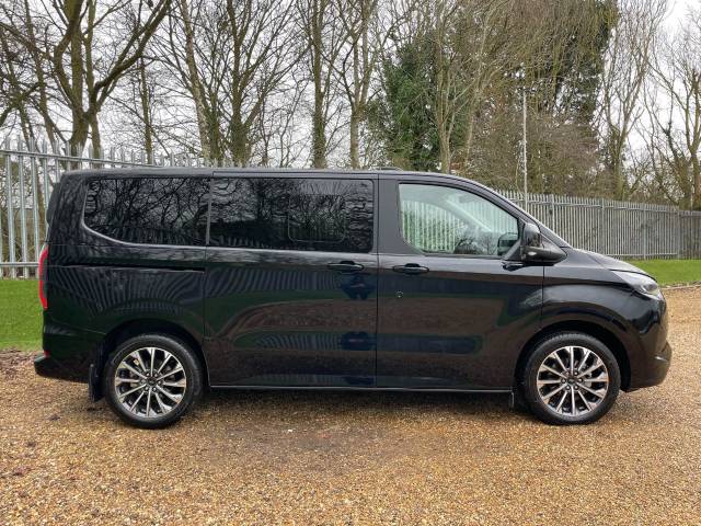 2025 Ford Tourneo Custom 0.0 160kW 65kWh H1 Titanium X 8 seater Auto