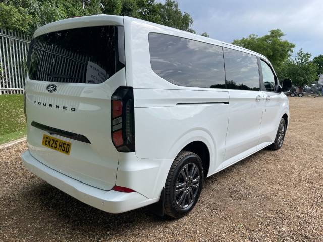 2025 Ford Tourneo Custom 2.0 EcoBlue 170ps H1 Titanium 9 seater Auto NO VAT