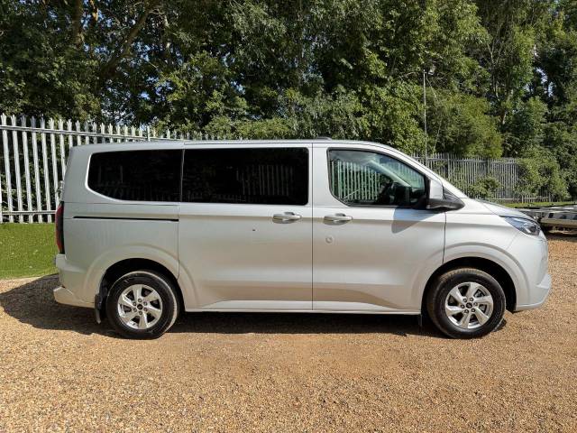 2024 Ford Tourneo Custom 100kW 65kWh H1 Kombi Limited 9 Seater Auto VATQ