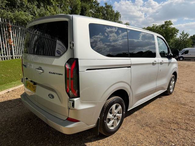 2024 Ford Tourneo Custom 100kW 65kWh H1 Kombi Limited 9 Seater Auto VATQ