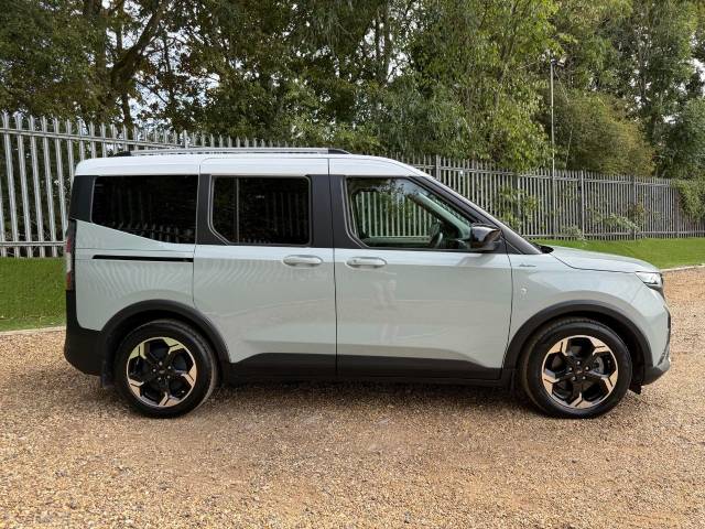 2026 Ford Tourneo-courier 0.0 100kW Active 43kWh 5dr Auto White Roof 227 mls