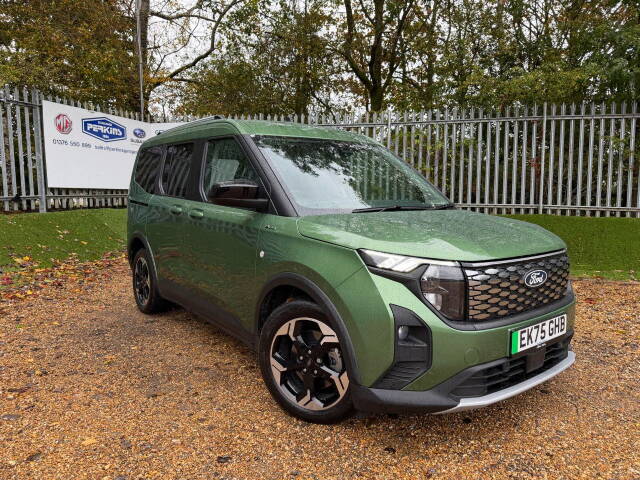 Ford Tourneo-courier 0.0 100kW Active 43kWh 5dr Auto 1k miles only MPV Electric Green