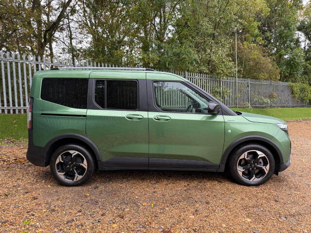2025 Ford Tourneo-courier 0.0 100kW Active 43kWh 5dr Auto 1k miles only